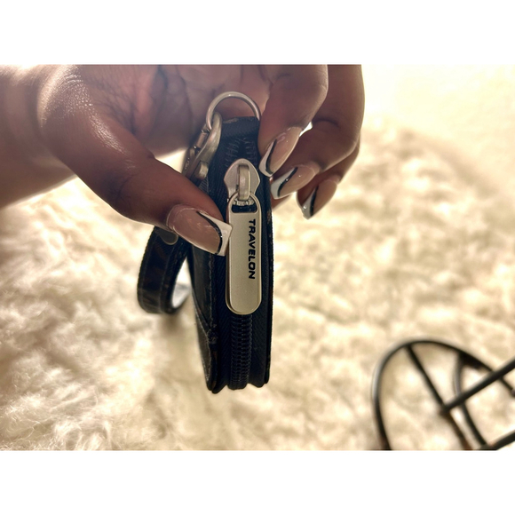 Travelon Safe ID RFID Blocking Chocolate Brown Zip around Wallet, Clutch - Picture 6 of 7